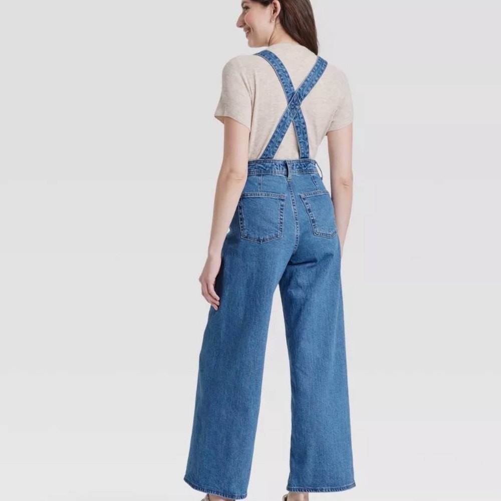 💙 Universal Thread Medium Wash Wide Leg Denim Overalls - Picture 2 of 6
